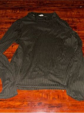 Women's green Ribbed Long Sleeve Tee
